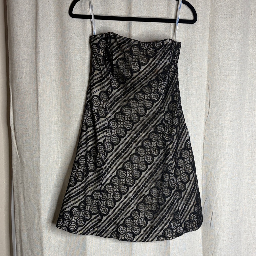 Elegant Black Lace Strapless Dress